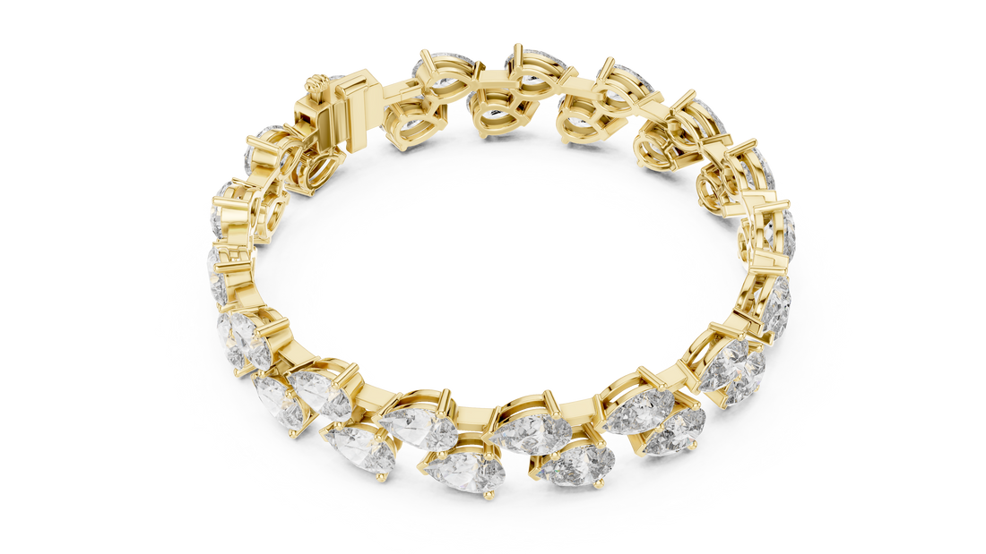 Luxury 0.50-CT pear-shaped Diamond Bracelet in 14-KT White Gold