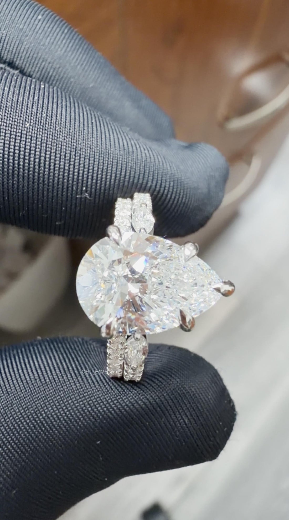 Pear Cut Lab Grown Diamond Wedding Ring Set