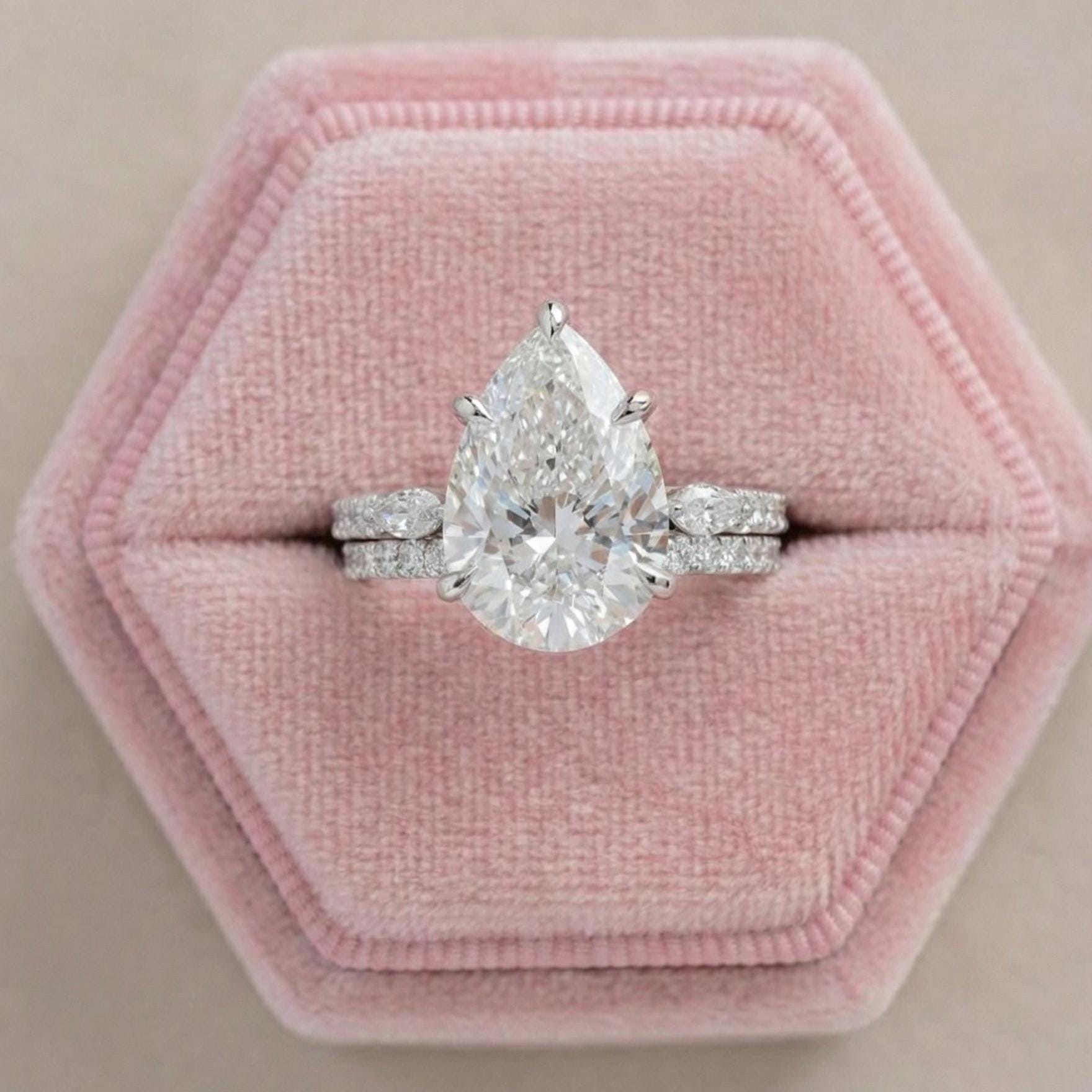 Pear Cut Lab Grown Diamond Wedding Ring Set