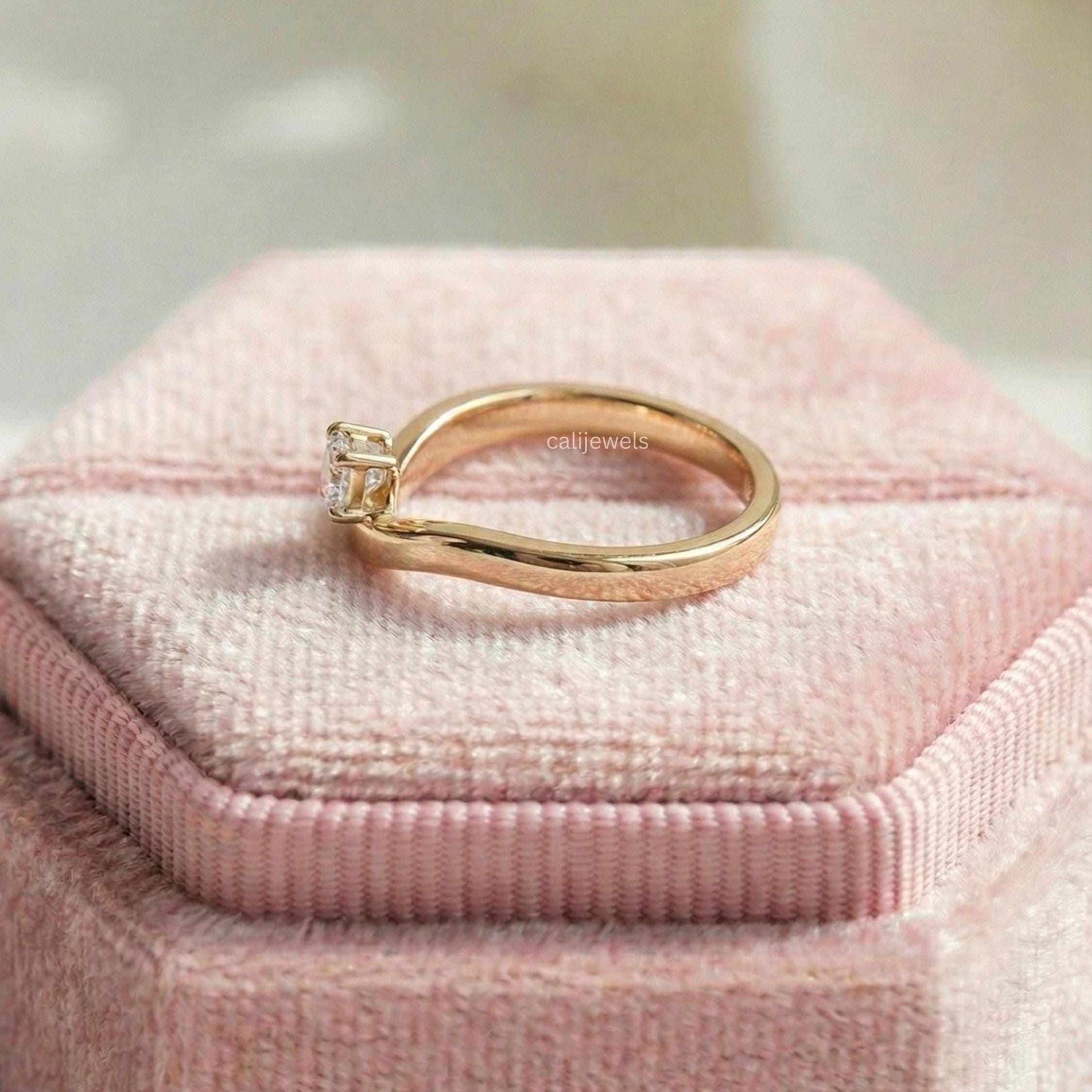 Round Cut Lab Grown Diamond Curved Ring