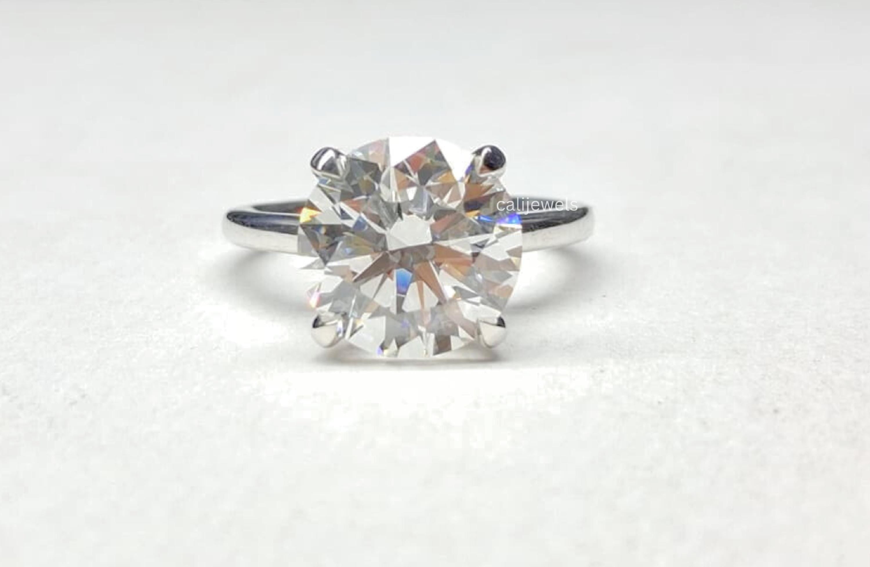Round Cut Lab Grown Diamond Engagement Ring