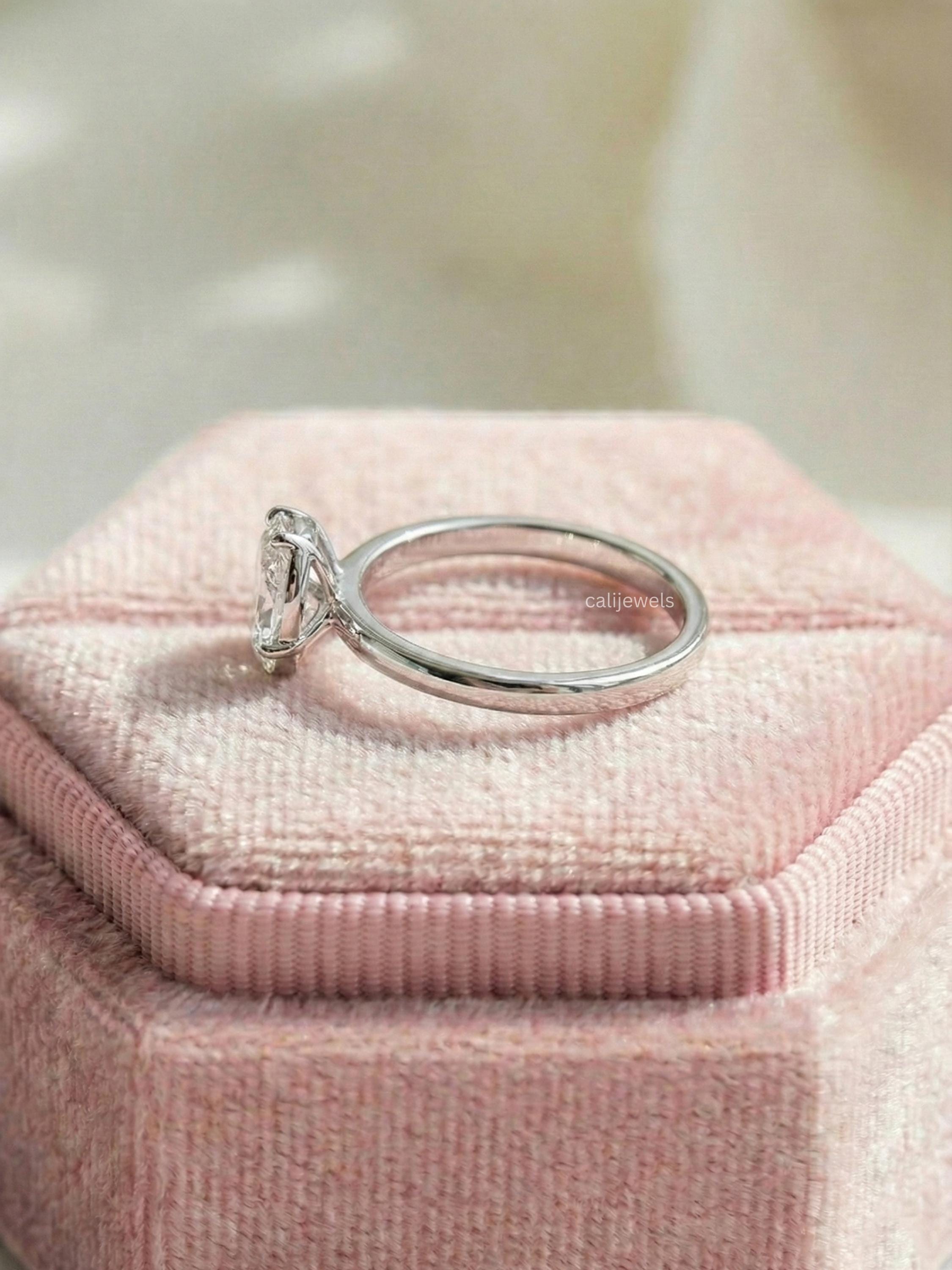 Emerald & Pear Cut Lab Diamond Toi Et Moi Ring