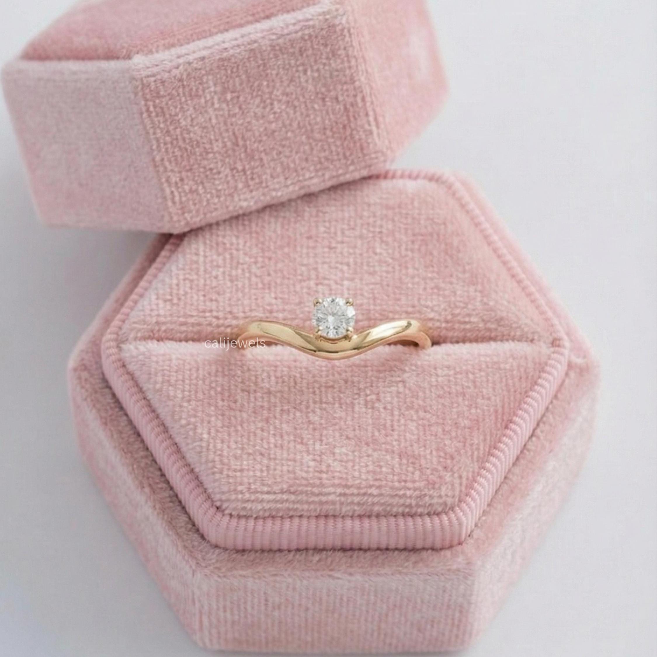 Round Cut Lab Grown Diamond Curved Ring